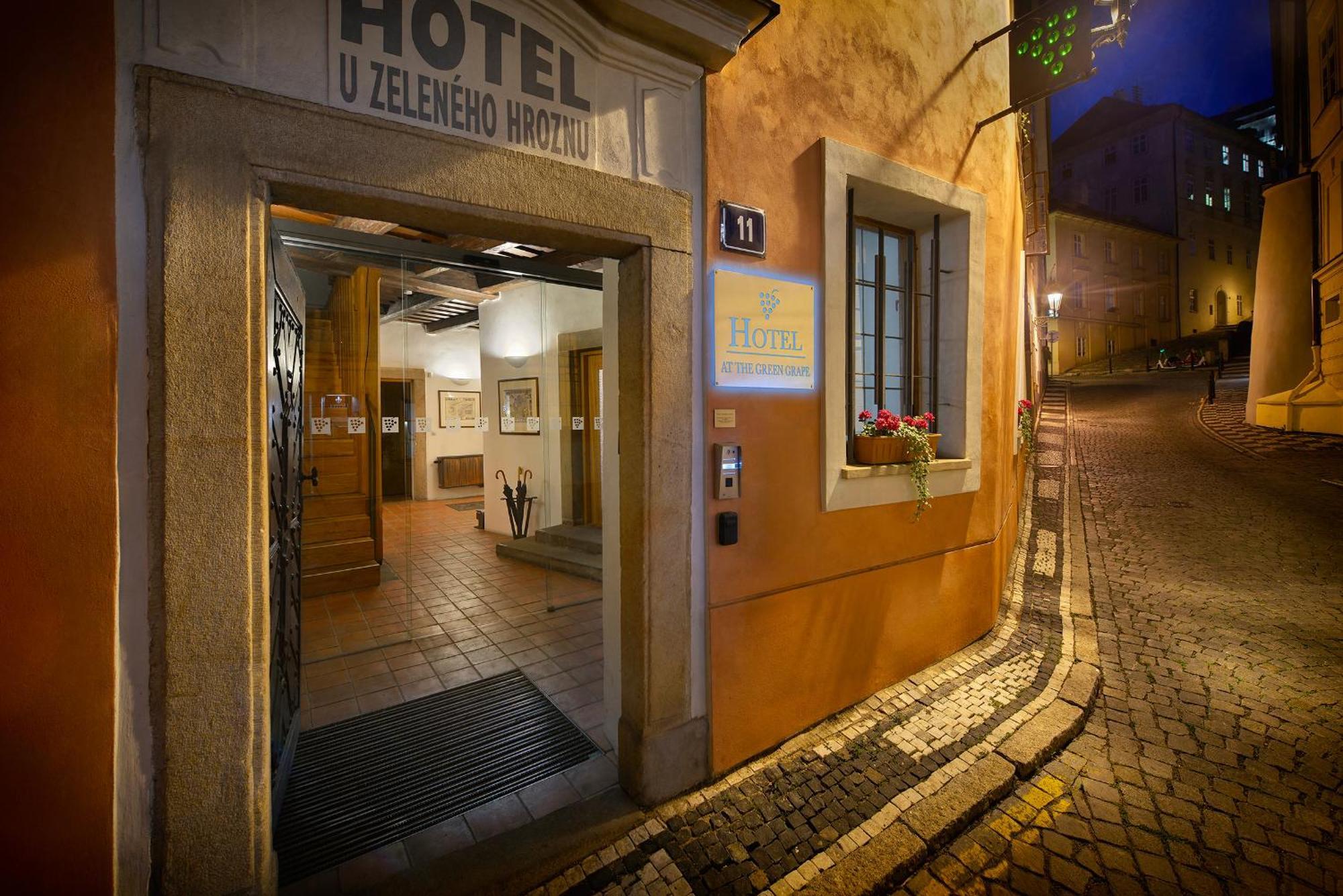 At The Grape 4* Prag